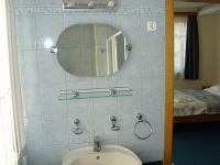 Szállodai fürdőszoba - fürdőszoba a City Hotelben Szegeden